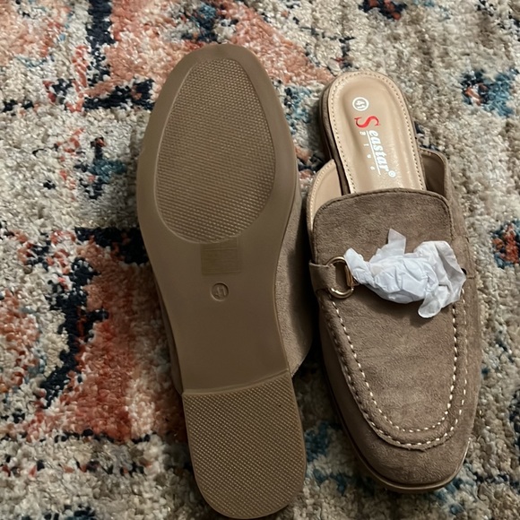 Shoes - Picture 3 of 4